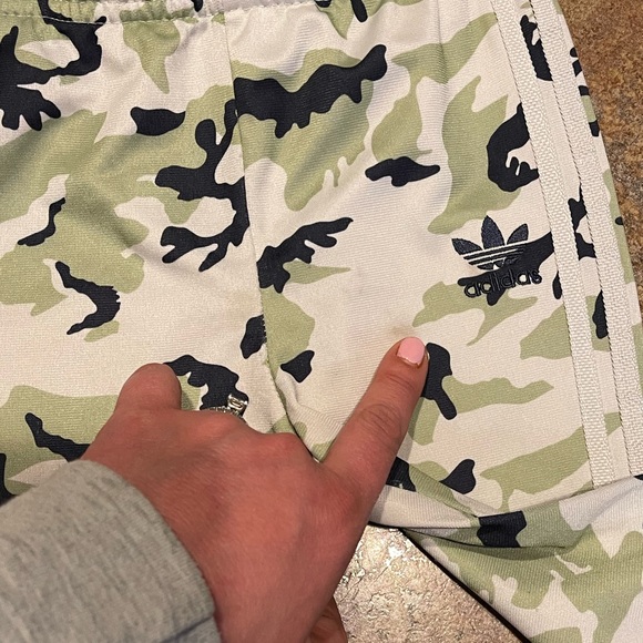 Adidas Unisex Track Suit | 2T - Picture 6 of 6